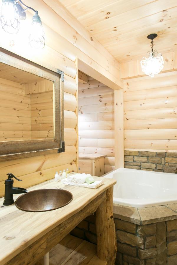 Hummingbird Haven Cabin By Amish Country Lodging برلين المظهر الخارجي الصورة